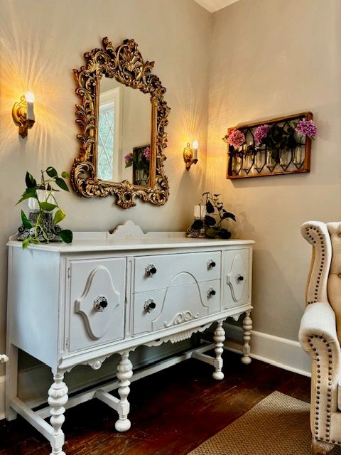 Antique mirror in the Viridia foyer